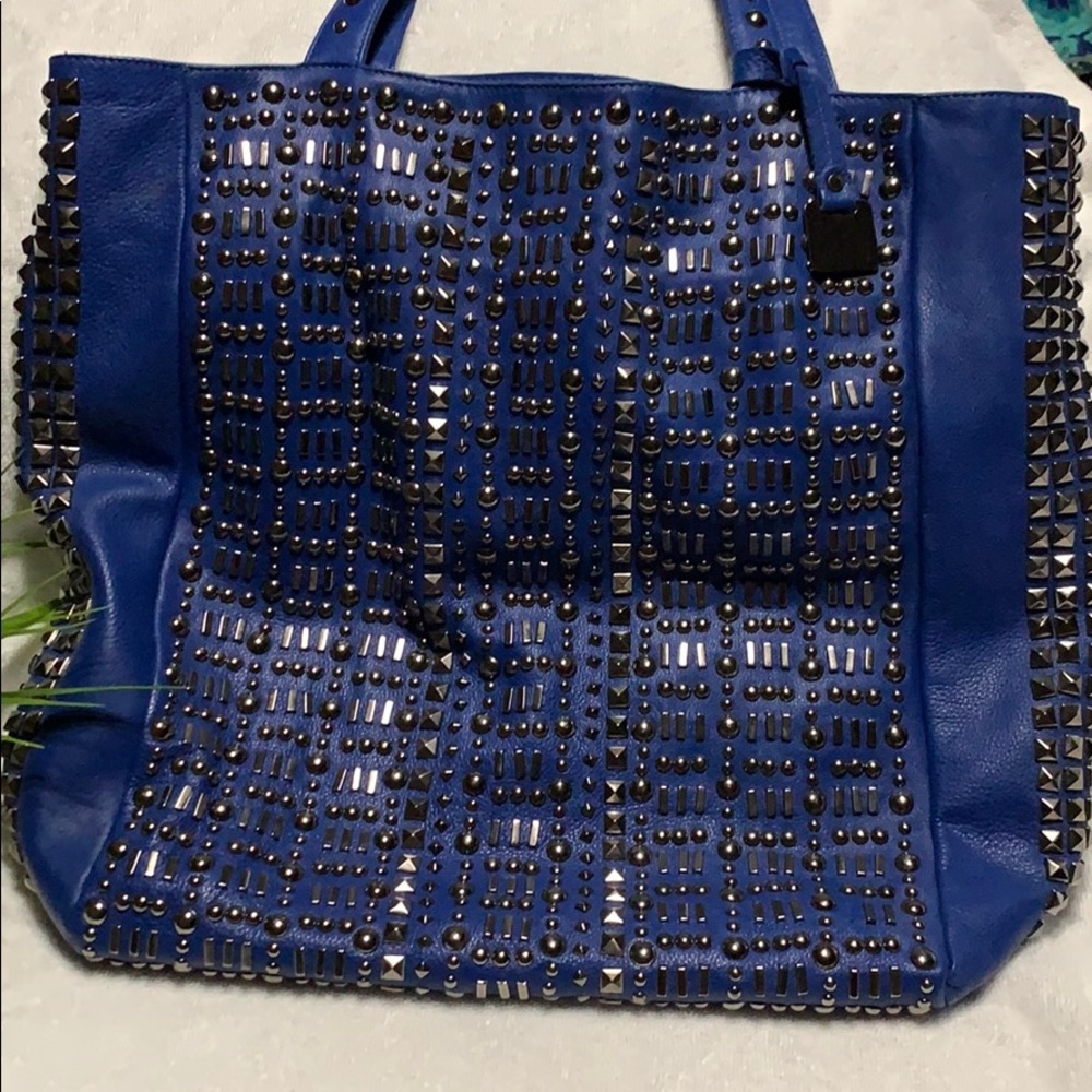 Handbag - Picture 2 of 5